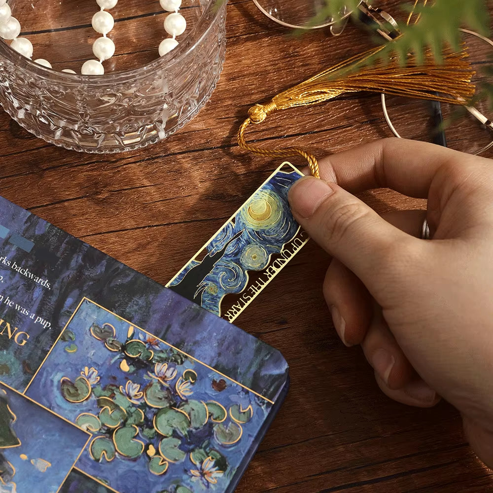 1Pc Hollow Literary Flower Metal Bookmark Exquisite Painting Sunflower Iris Rose Shape Gifts for Book Lovers Writers Readers