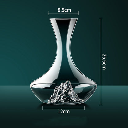 Clear glass decanter with mountain design, 25.5cm tall, 12cm base, 8.5cm opening