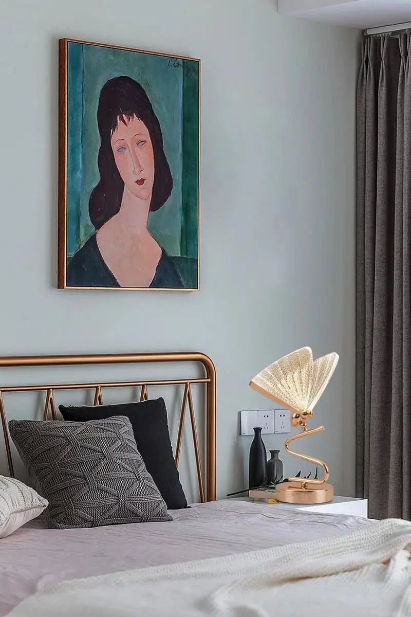 Πολυτελές Επιτραπέζιο Φωτιστικό LED με Design Πεταλούδας